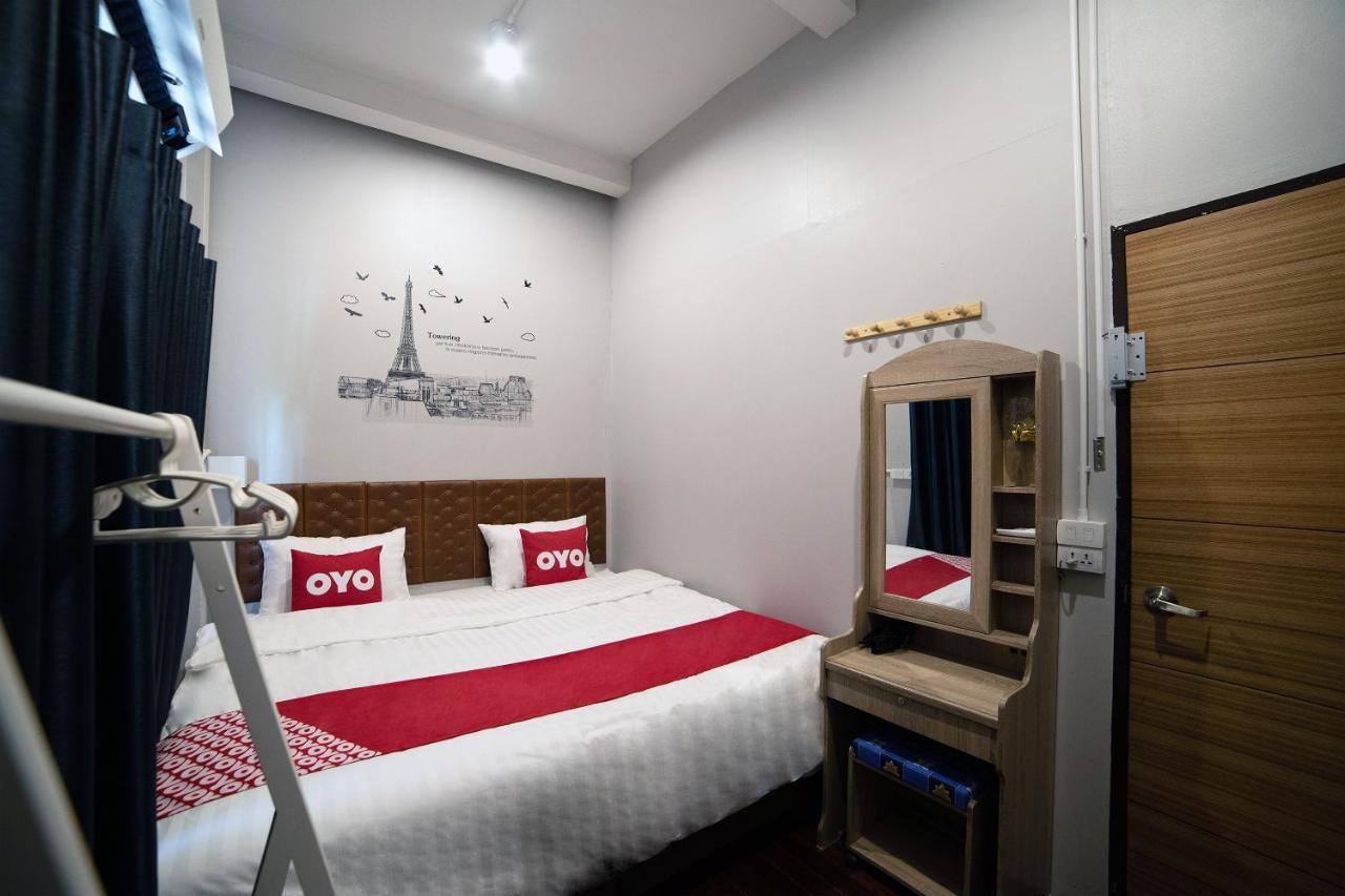 Oyo 480 Lemon Siam Hostel Bangkok Exteriör bild