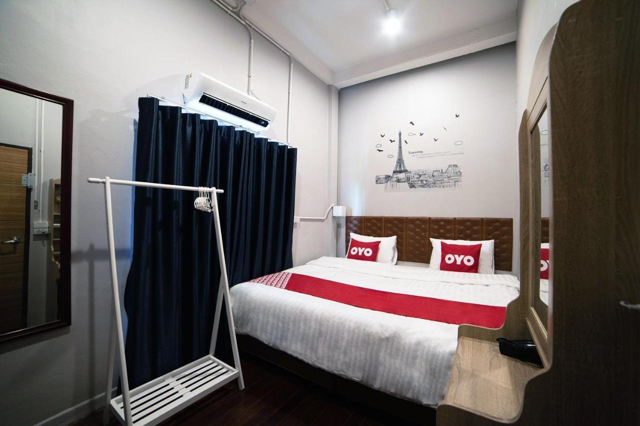 Oyo 480 Lemon Siam Hostel Bangkok Exteriör bild