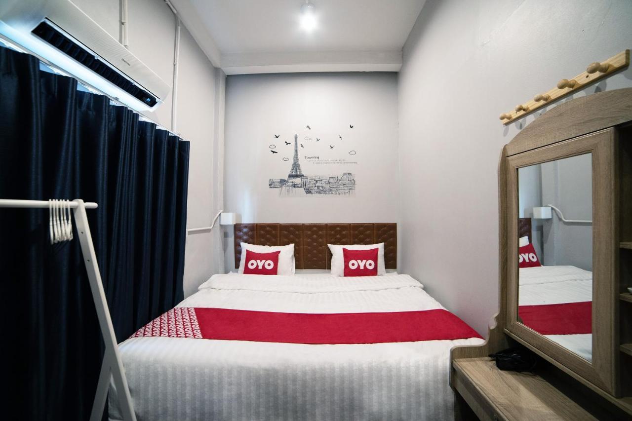 Oyo 480 Lemon Siam Hostel Bangkok Exteriör bild
