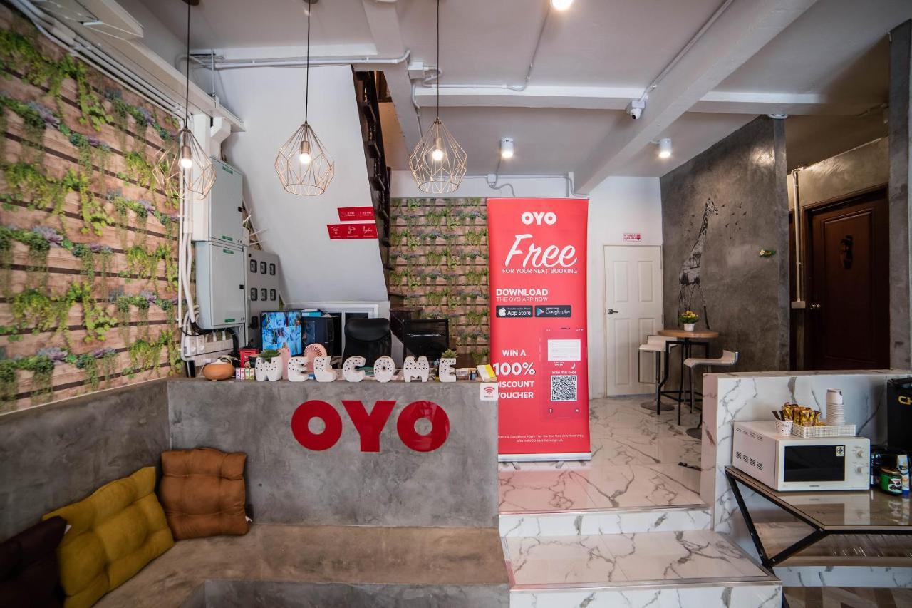 Oyo 480 Lemon Siam Hostel Bangkok Exteriör bild