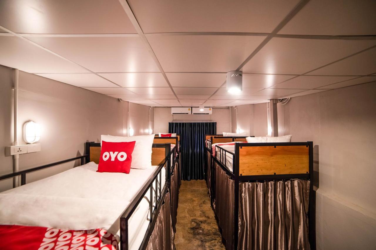 Oyo 480 Lemon Siam Hostel Bangkok Exteriör bild