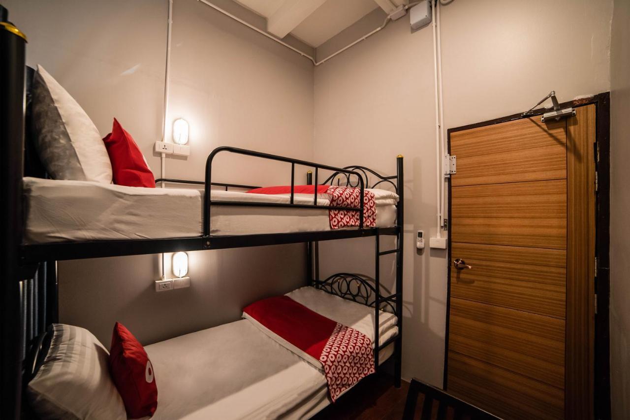 Oyo 480 Lemon Siam Hostel Bangkok Exteriör bild